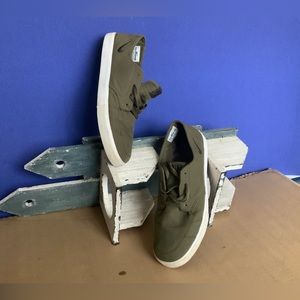 Pre-owned NIKE casual sneakers. Lo style canvas.